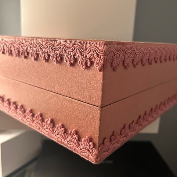 Authentic GUCCI rare pink fabric/brocade trimmed large box - Picture 11 of 13